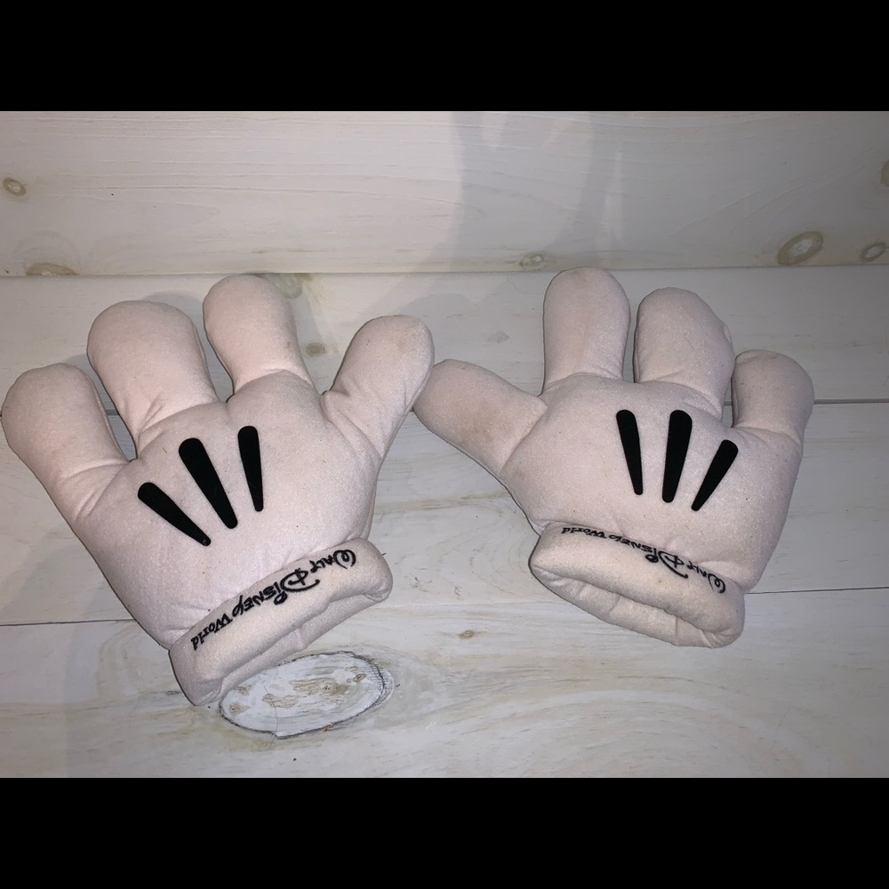 Walt Disney World Mickey Mouse Gloves